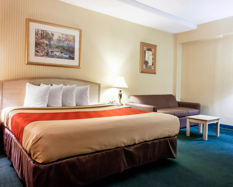 Econo Lodge - Somerset, NJ