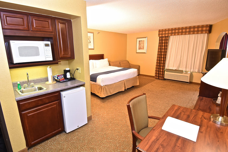 Holiday Inn Express Hotel & Suites Fenton - Fenton, MO