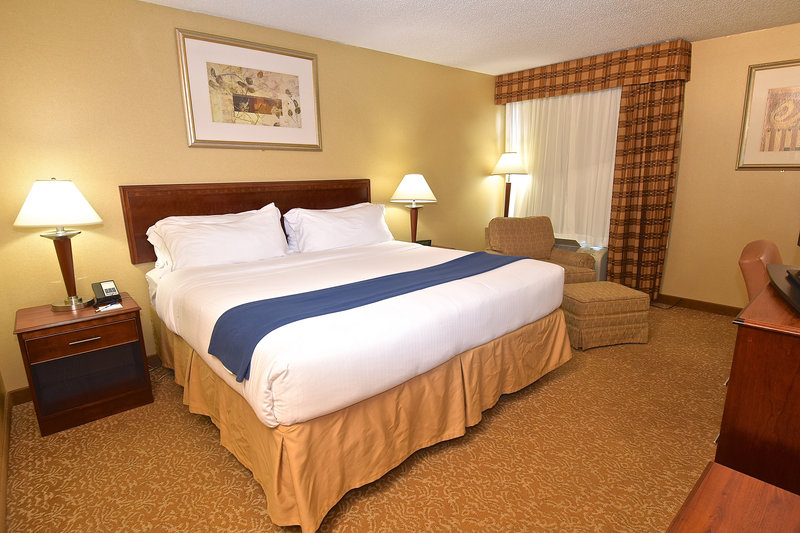 Holiday Inn Express Hotel & Suites Fenton - Fenton, MO