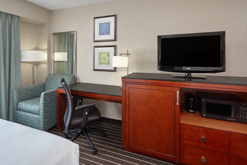 Holiday Inn Express-Hampton - Hampton, VA