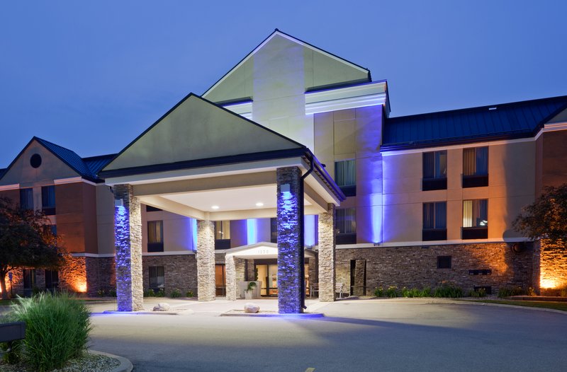 Holiday Inn Express CEDAR RAPIDS (COLLINS RD) - Cedar Rapids, IA