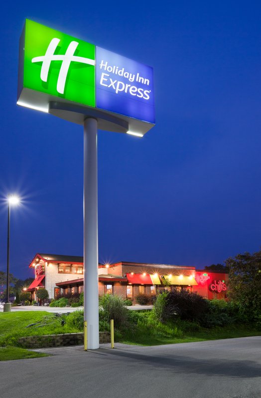 Holiday Inn Express CEDAR RAPIDS (COLLINS RD) - Cedar Rapids, IA