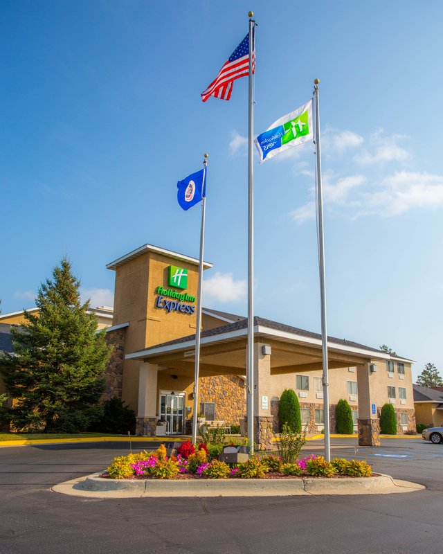 Holiday Inn Express - Bemidji, MN
