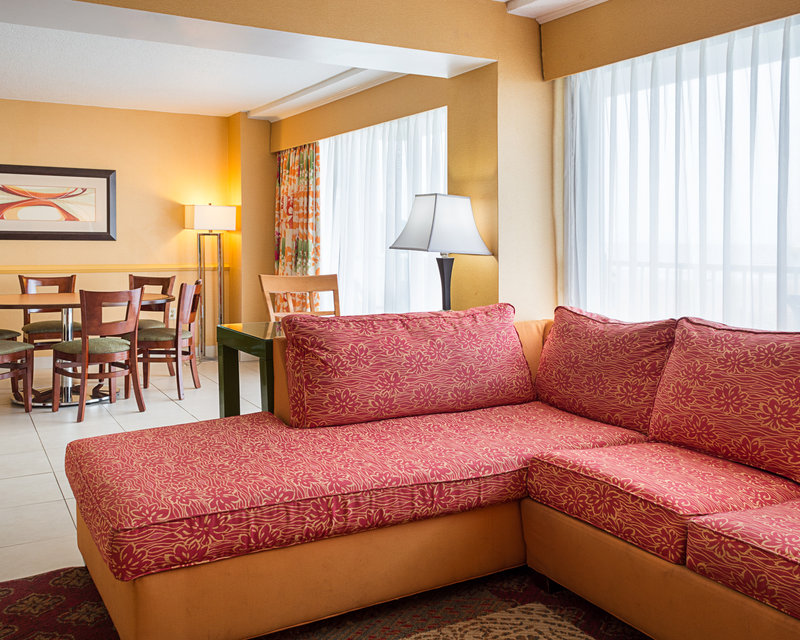 Comfort Inn & Suites Virginia Beach - Oceanfront - Virginia Beach, VA