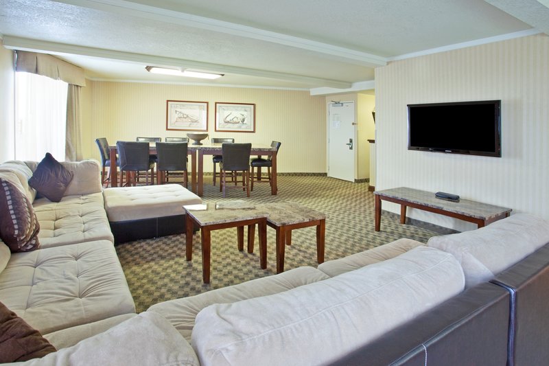 Holiday Inn - Long Beach, CA