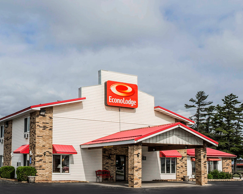 Econo Lodge - Escanaba, MI