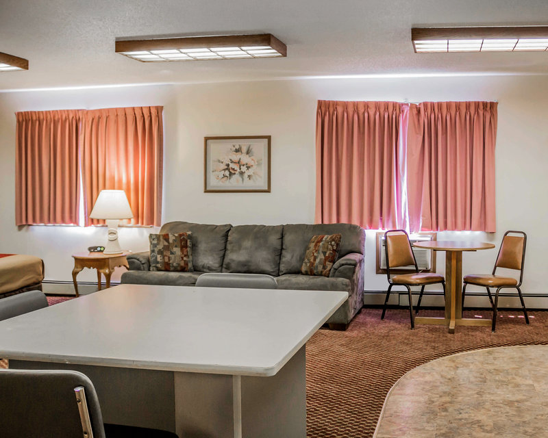 Econo Lodge - Escanaba, MI