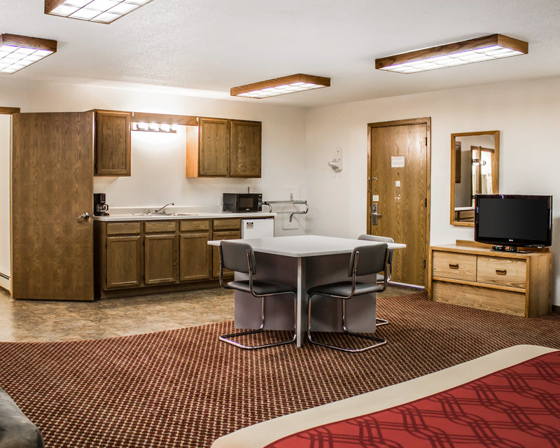 Econo Lodge - Escanaba, MI