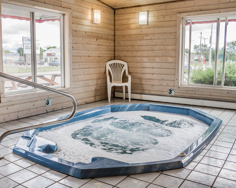Econo Lodge - Escanaba, MI