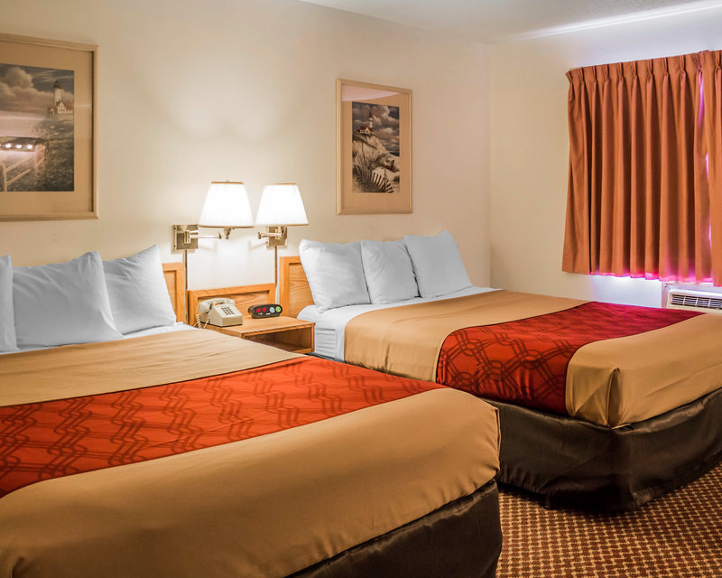 Econo Lodge - Escanaba, MI