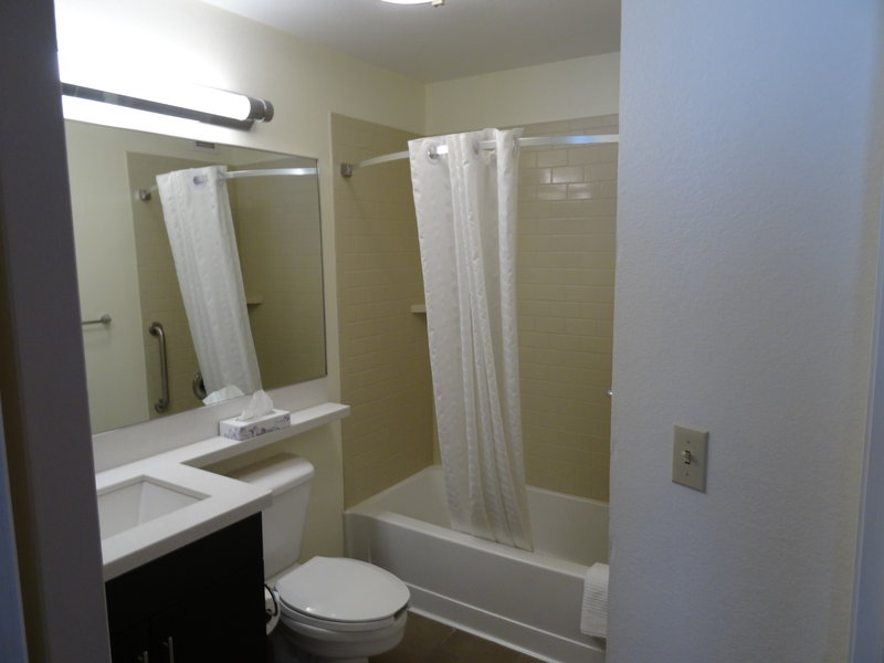 Candlewood Suites-Cleveland-N - North Olmsted, OH