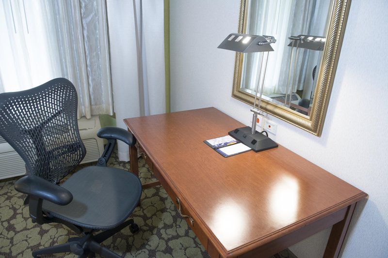 Hilton Garden Inn Redding - Redding, CA