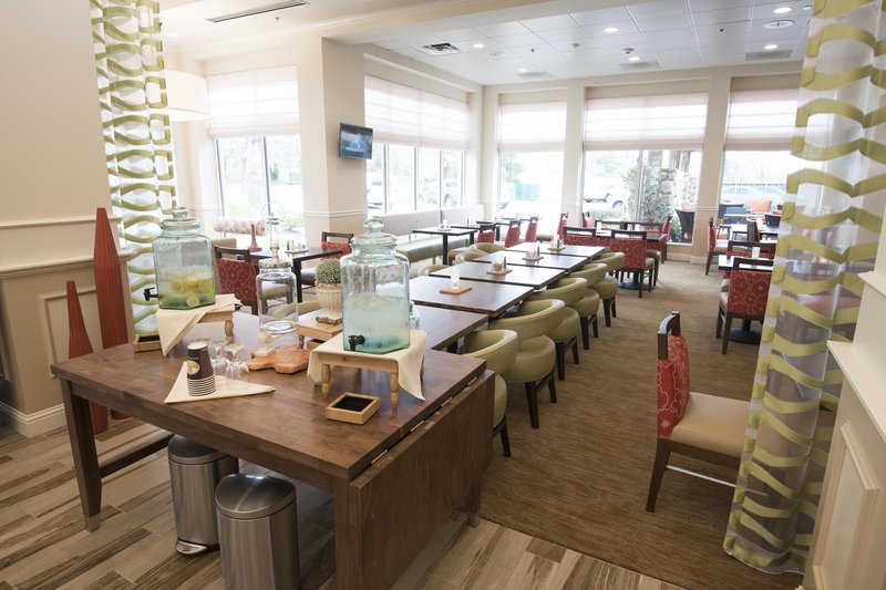 Hilton Garden Inn Redding - Redding, CA