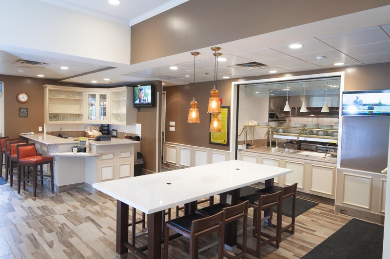 Hilton Garden Inn Redding - Redding, CA