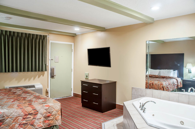 Rodeway Inn & Suites - Buffalo, NY