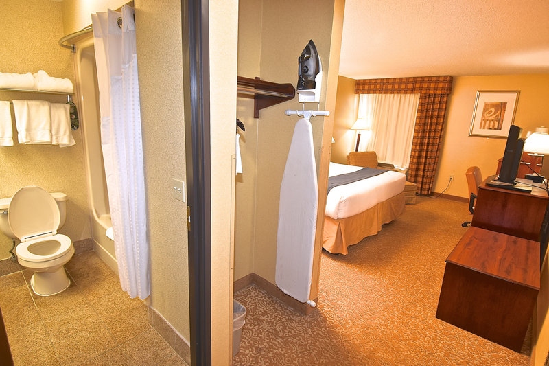 Holiday Inn Express Hotel & Suites Fenton - Fenton, MO