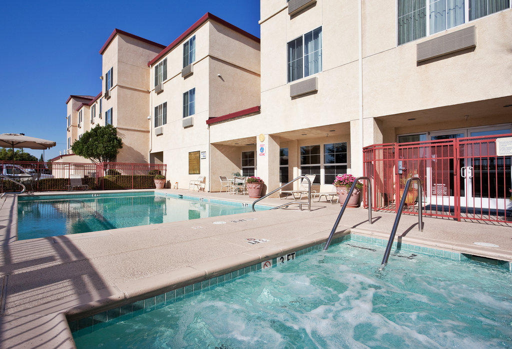 Holiday Inn Express & Suites TRACY - Tap to explore photos
