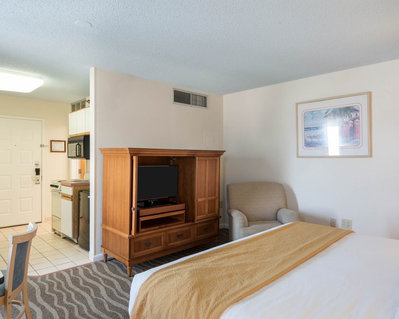 Quality Inn & Suites Beachfront - Ocean City, MD