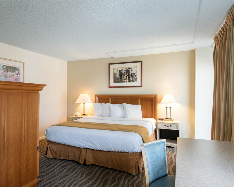 Quality Inn & Suites Beachfront - Ocean City, MD