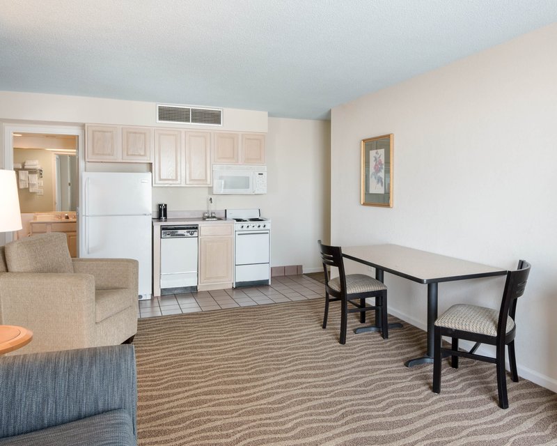 Quality Inn & Suites Beachfront - Ocean City, MD