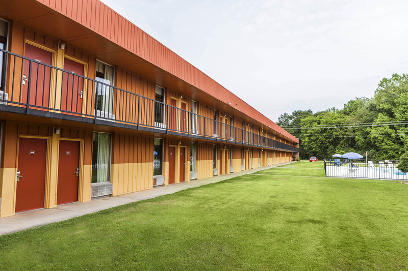 Econo Lodge Inn & Suites - Hamilton, AL