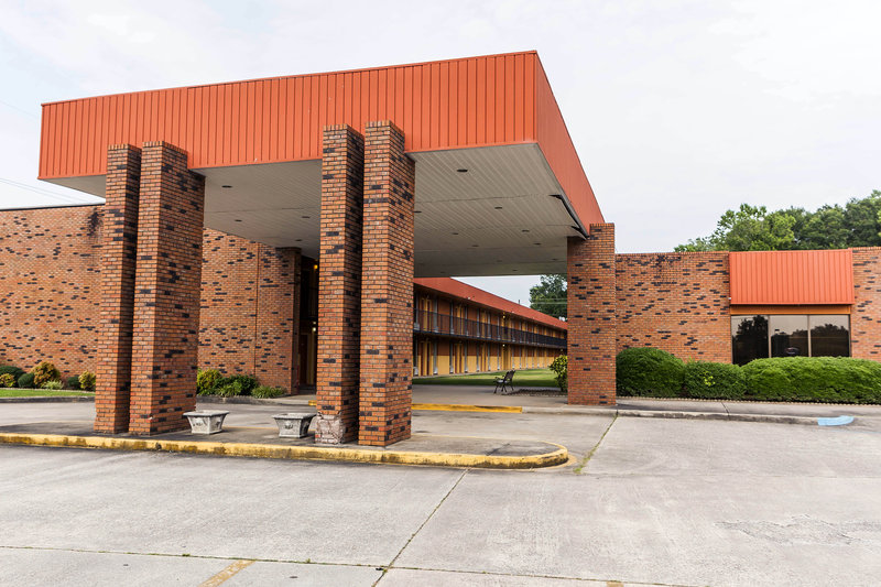 Econo Lodge Inn & Suites - Hamilton, AL