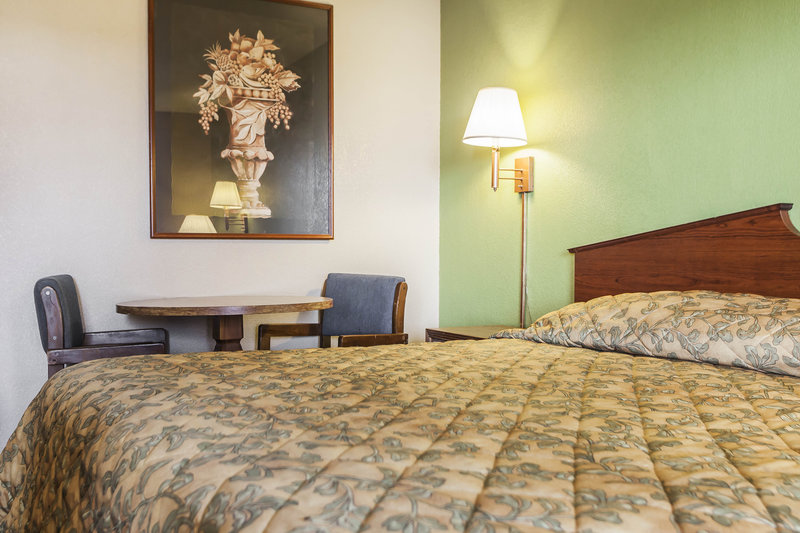 Econo Lodge Inn & Suites - Hamilton, AL