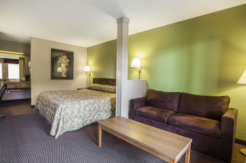 Econo Lodge Inn & Suites - Hamilton, AL