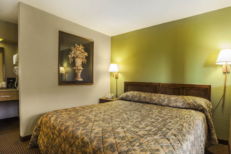 Econo Lodge Inn & Suites - Hamilton, AL
