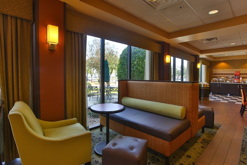 Hampton Inn San Antonio Northwoods - San Antonio, TX