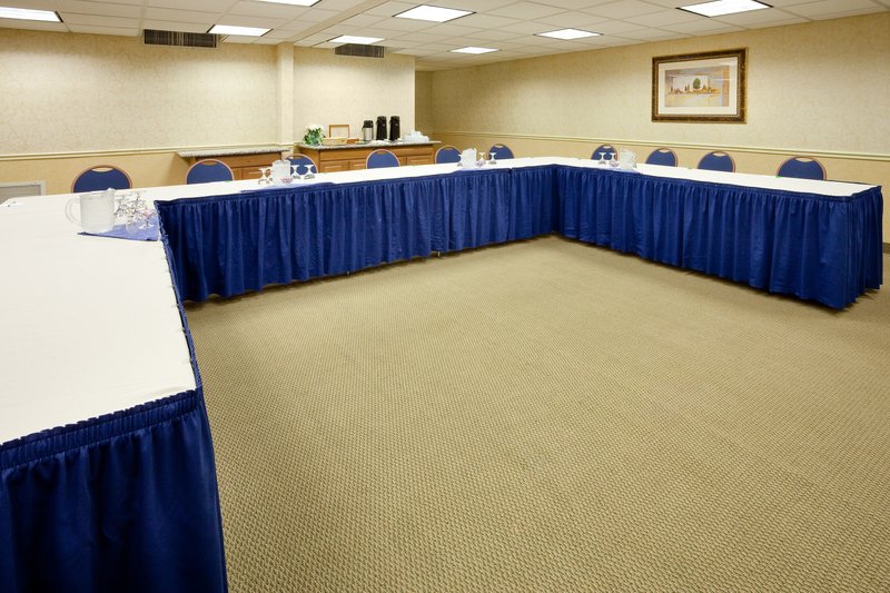 Holiday Inn Morgantown-Reading Area - Morgantown, PA