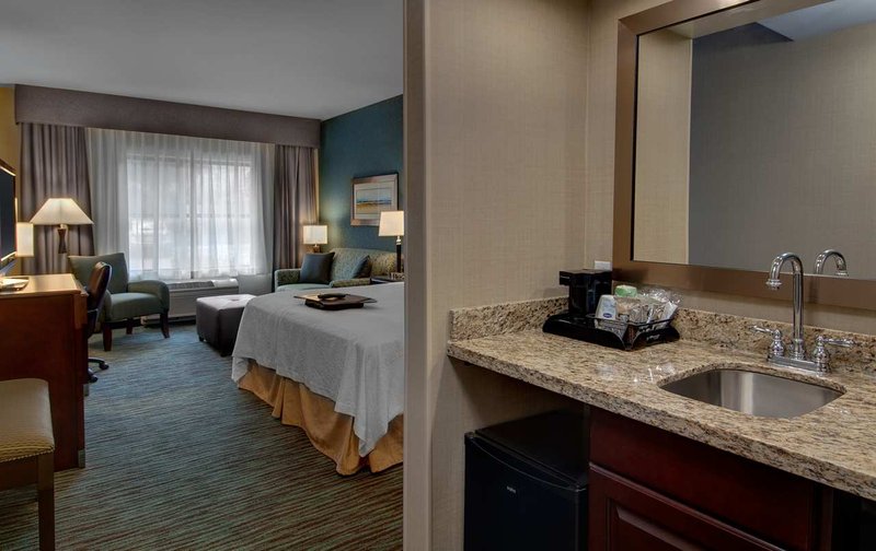 Hampton Inn & Suites Agoura Hills - Agoura Hills, CA