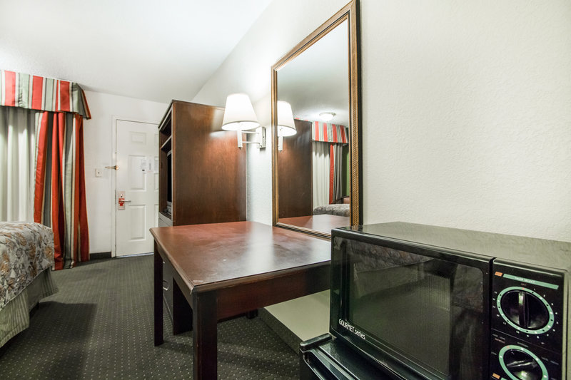 Econo Lodge - Beaufort, SC