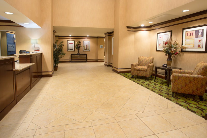 Holiday Inn Express YREKA-SHASTA AREA - Shasta Lake, CA