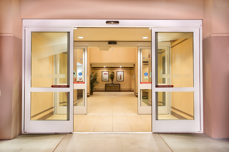 Holiday Inn Express YREKA-SHASTA AREA - Shasta Lake, CA