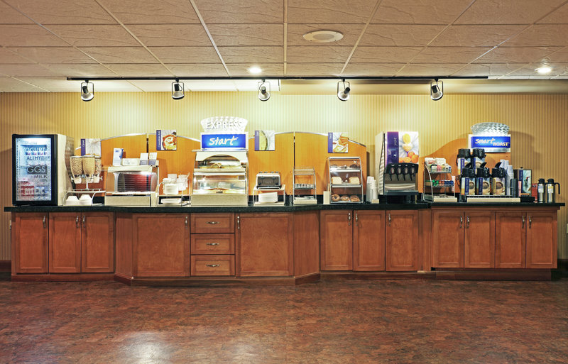 Holiday Inn Express & Suites FAYETTEVILLE-UNIV OF AR AREA - Springdale, AR