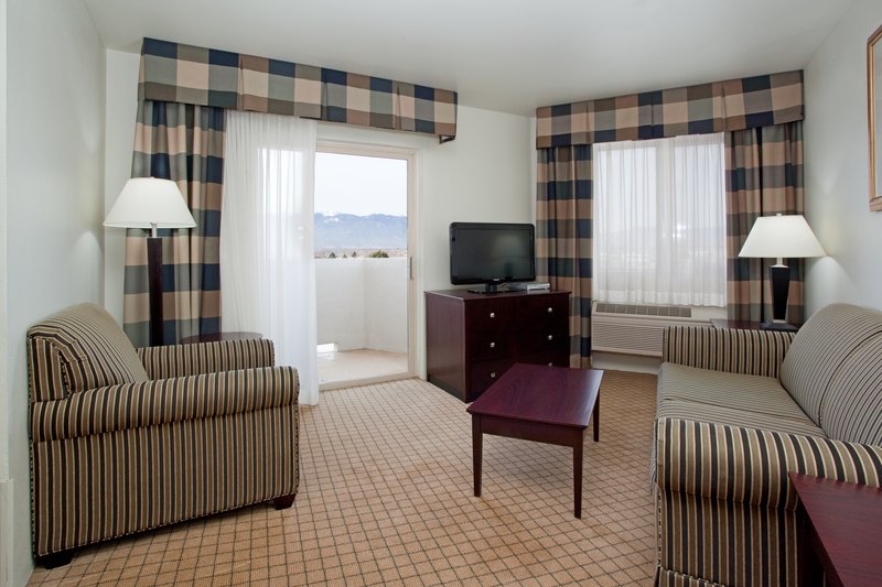Holiday Inn Express Colorado Springs Airport - Colorado Springs, CO