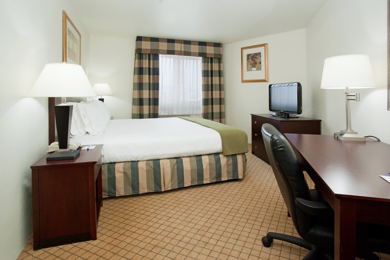 Holiday Inn Express Colorado Springs Airport - Colorado Springs, CO