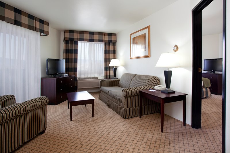 Holiday Inn Express Colorado Springs Airport - Colorado Springs, CO