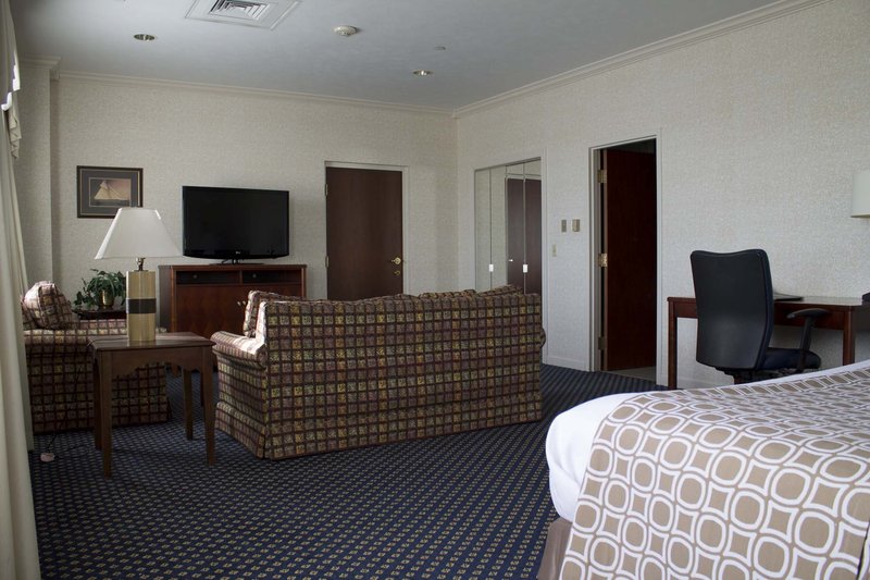 Crowne Plaza-Springfield - Mount Pulaski, IL