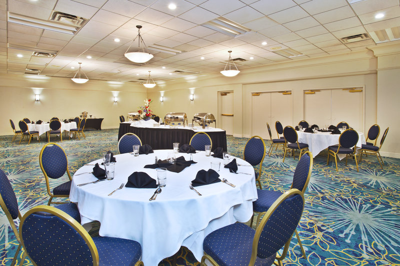 Holiday Inn - Akron, OH