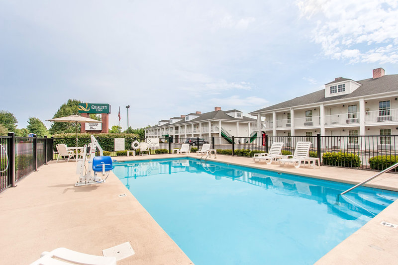 Quality Inn - Gallatin, TN