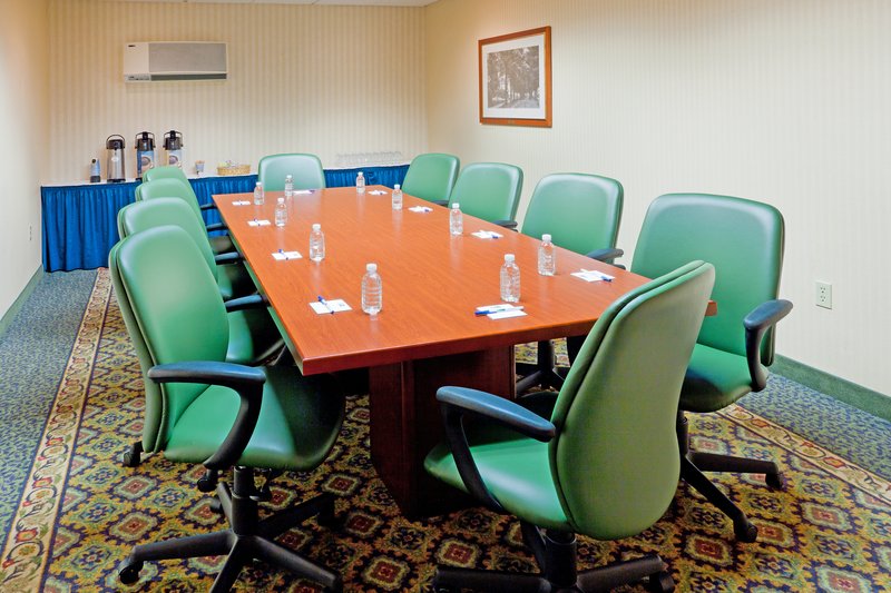 Holiday Inn Express SOUTHINGTON - Southington, CT