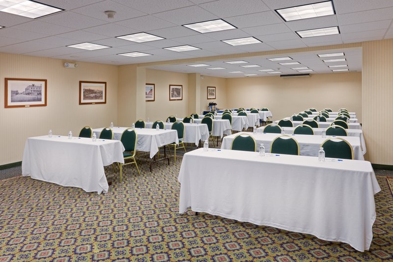 Holiday Inn Express SOUTHINGTON - Southington, CT