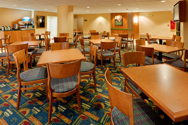 Holiday Inn Express SOUTHINGTON - Southington, CT