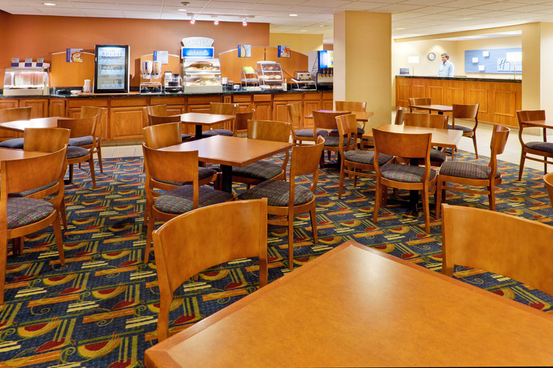 Holiday Inn Express SOUTHINGTON - Southington, CT