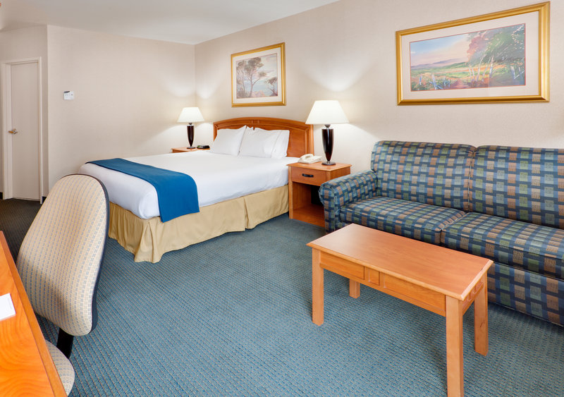 Holiday Inn Express SOUTHINGTON - Southington, CT