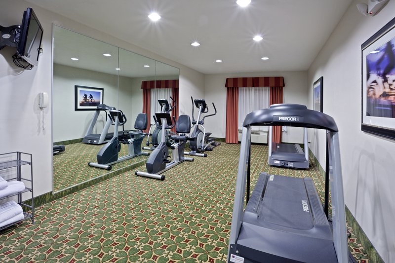 Holiday Inn Express CLEVELAND AIRPORT - BROOK PARK - Brook Park, OH