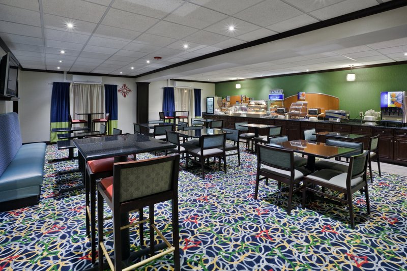 Holiday Inn Express CLEVELAND AIRPORT - BROOK PARK - Brook Park, OH