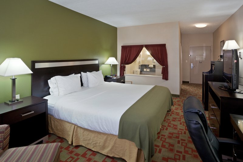 Holiday Inn Express CLEVELAND AIRPORT - BROOK PARK - Brook Park, OH